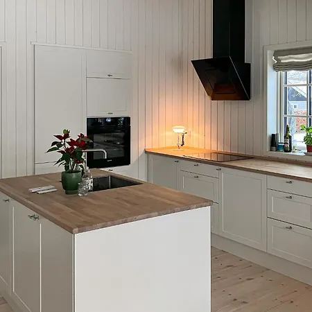 2 Bedroom Gorgeous In *